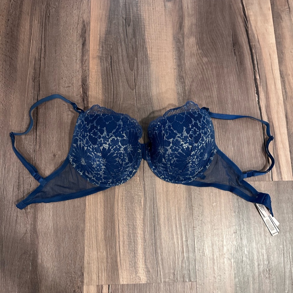 Victoria's Secret Lace Bra – Navy Blue – 32DD, Like New